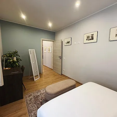 Dell'arte - Metro Linea A Рим