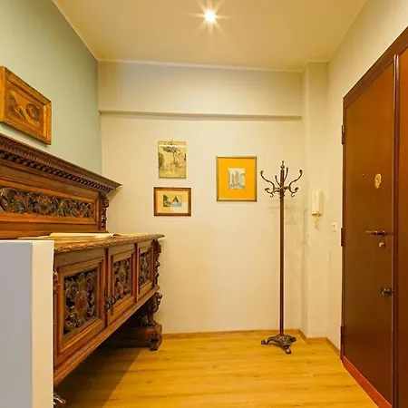 Dell'arte - Metro Linea A Apartment *