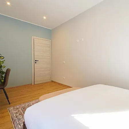 Apartment Dell'arte - Metro Linea A Rome