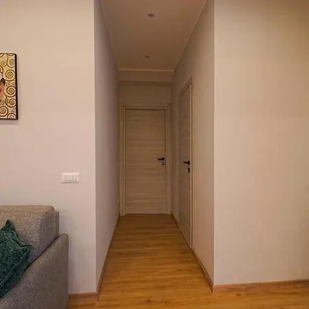 Dell'arte - Metro Linea A Apartment