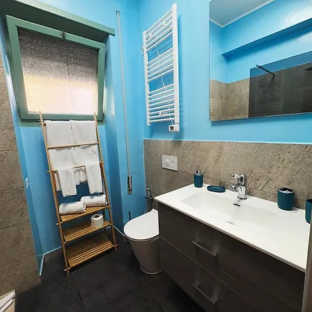 Dell'arte - Metro Linea A 公寓