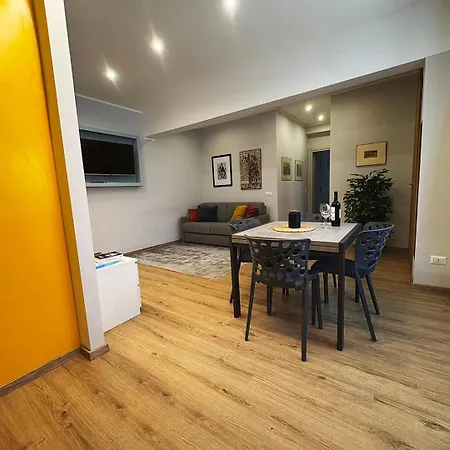 Dell'arte - Metro Linea A Apartament *